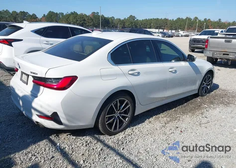 2021 BMW 330I xDrive z USA, uszkodzony, nr VIN 3MW5R7J0XM8B47891